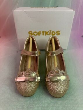 Girls' Gold Glitter Mary Jane Dress Shoes